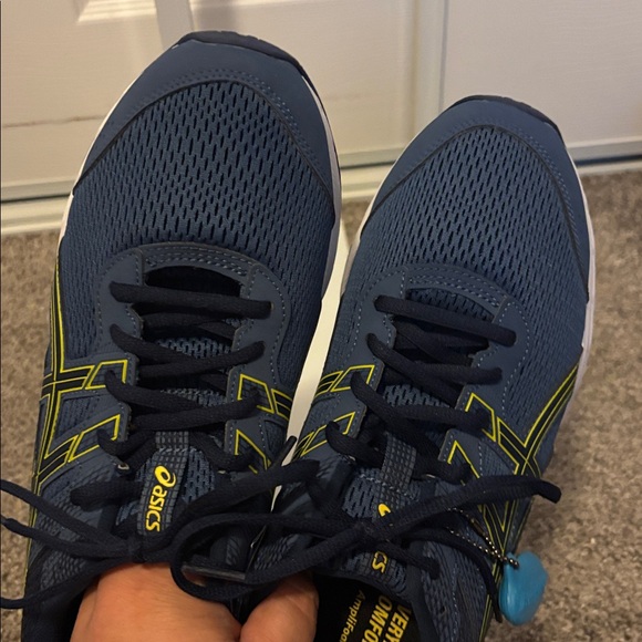 NWT ASICS Navy and Yellow Athletic Sneakers - Picture 7 of 9